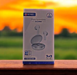 Ronin R-7020 Bluetooth Earbuds packaging with compact charging case and earbuds displayed