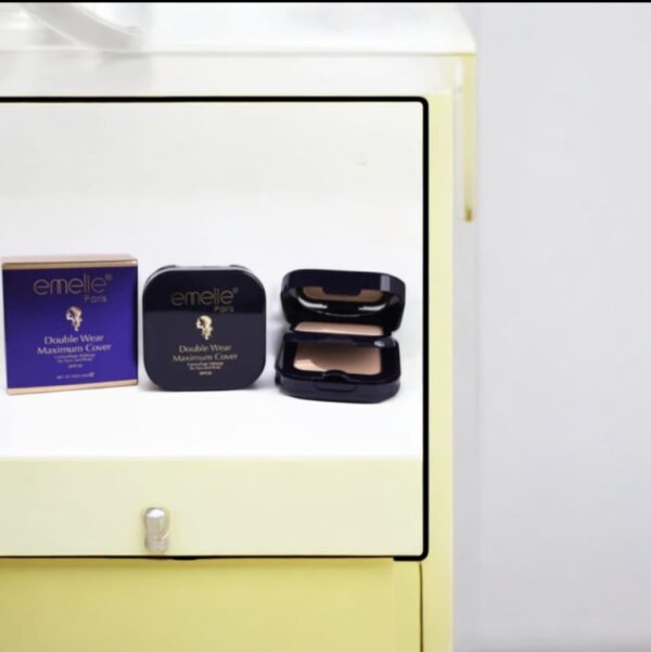 Emelie Double Wear Maximum Cover Pressed Powder – Full Coverage Matte Compact