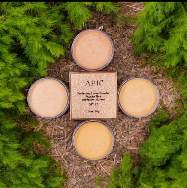 APK Perfecting Loose Powder – Lightweight Shine-Control Setting Powder