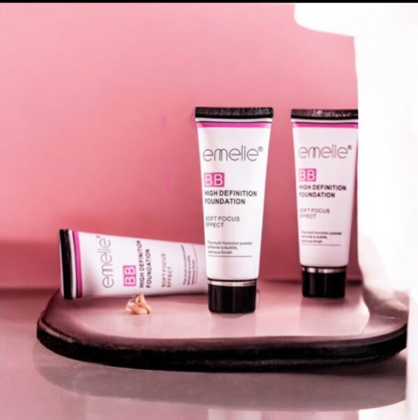 Emelie BB High Definition Foundation – Lightweight BB Cream with Natural Coverage